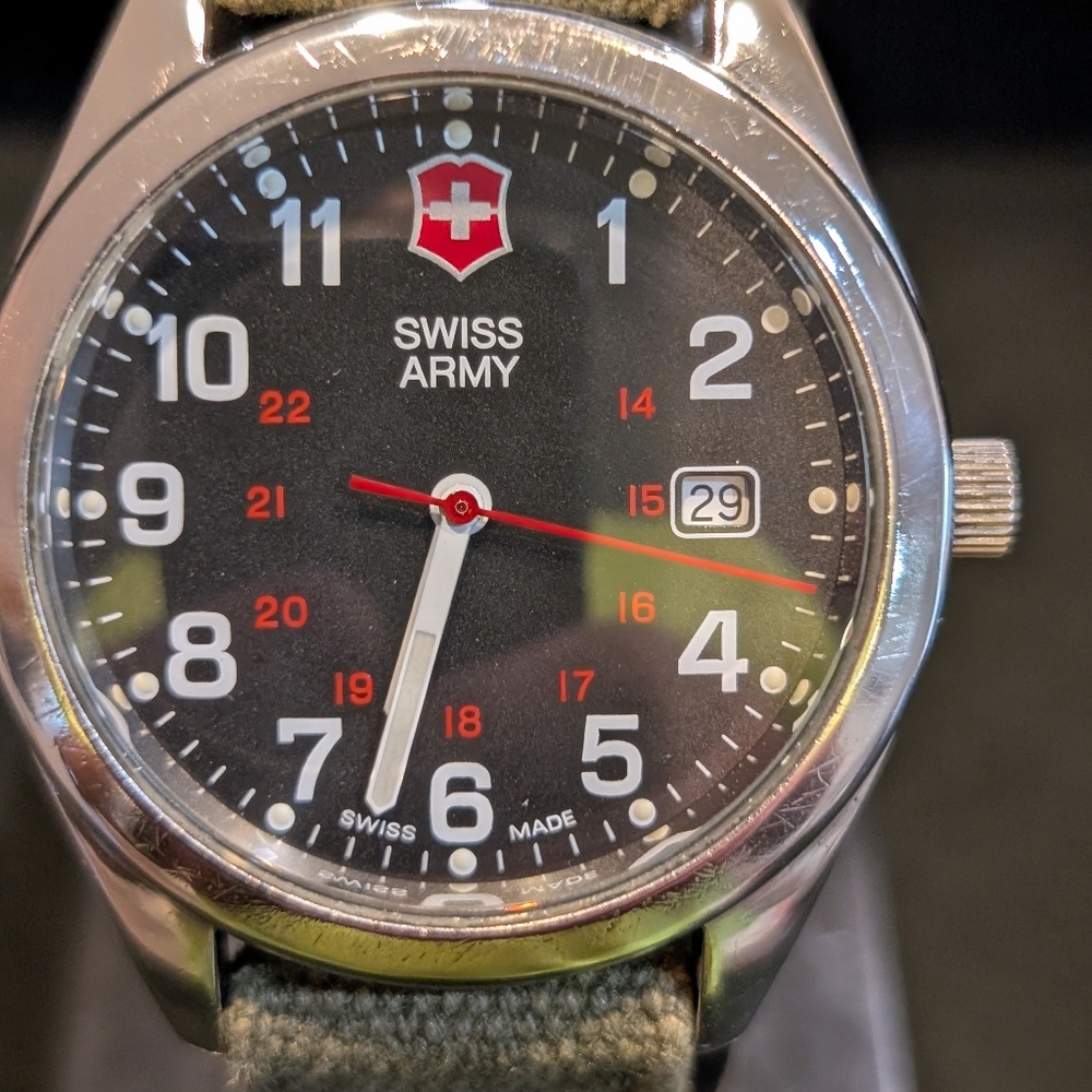 victorinox swiss army Field Watch